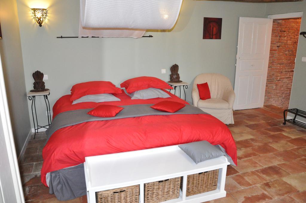 Bed and Breakfast Le Lac De Crivito Caraman Номер фото
